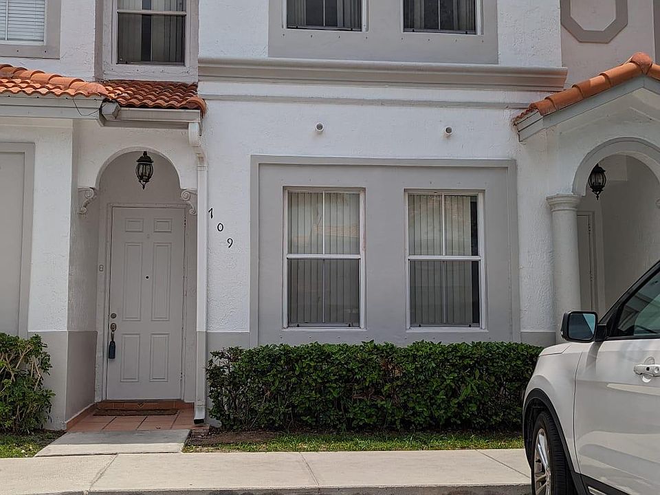 1st image of 5450 NW 107th Ave APT 709