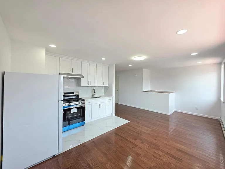 1418 Bath Ave #2-F — Photo 9