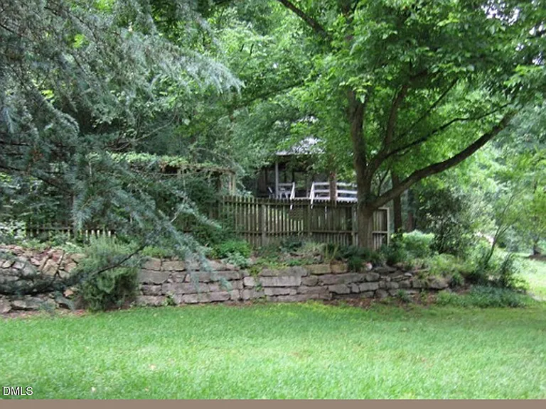 1500 River Mill Dr #305 — Photo 17