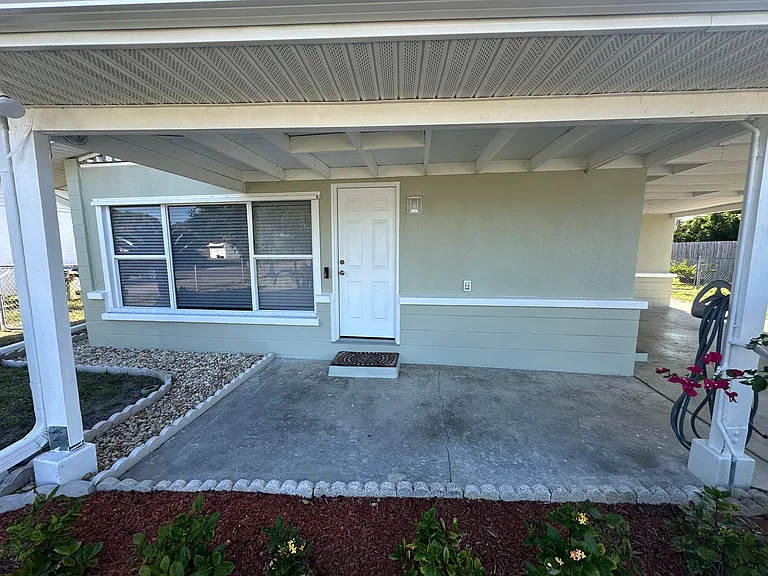 102 Herring St — Photo 2
