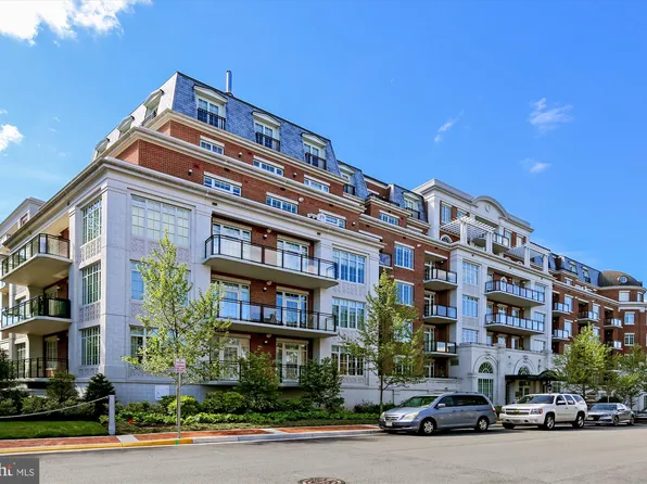 6900 Fleetwood Rd #205, McLean, VA 22101