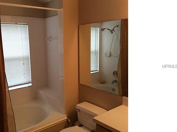5th image of 2935 Red Oak Dr