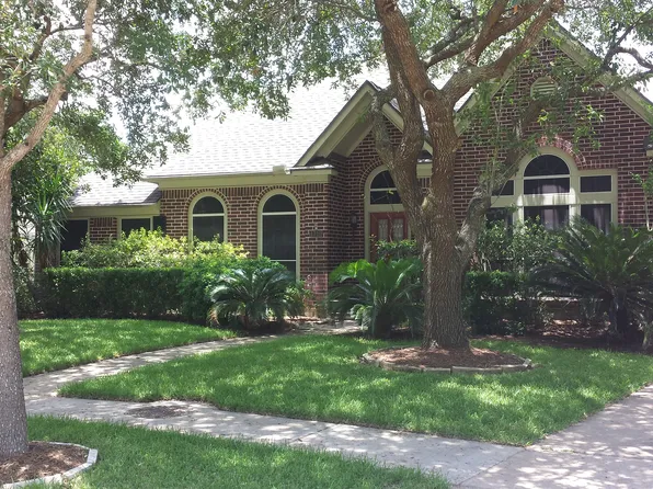 4910 Glen Hollow St, Sugar Land, TX 77479