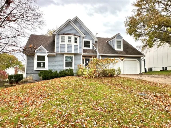 11911 Cherokee Ln, Leawood, KS 66209