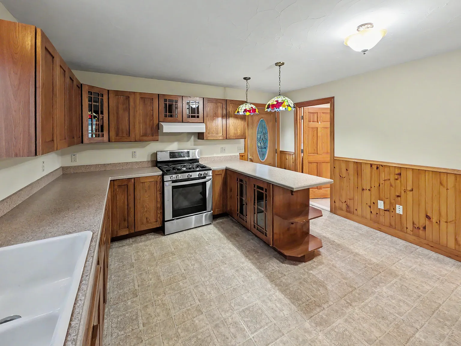 4 bed, 2865 sqft, $3,695 — Photo 4