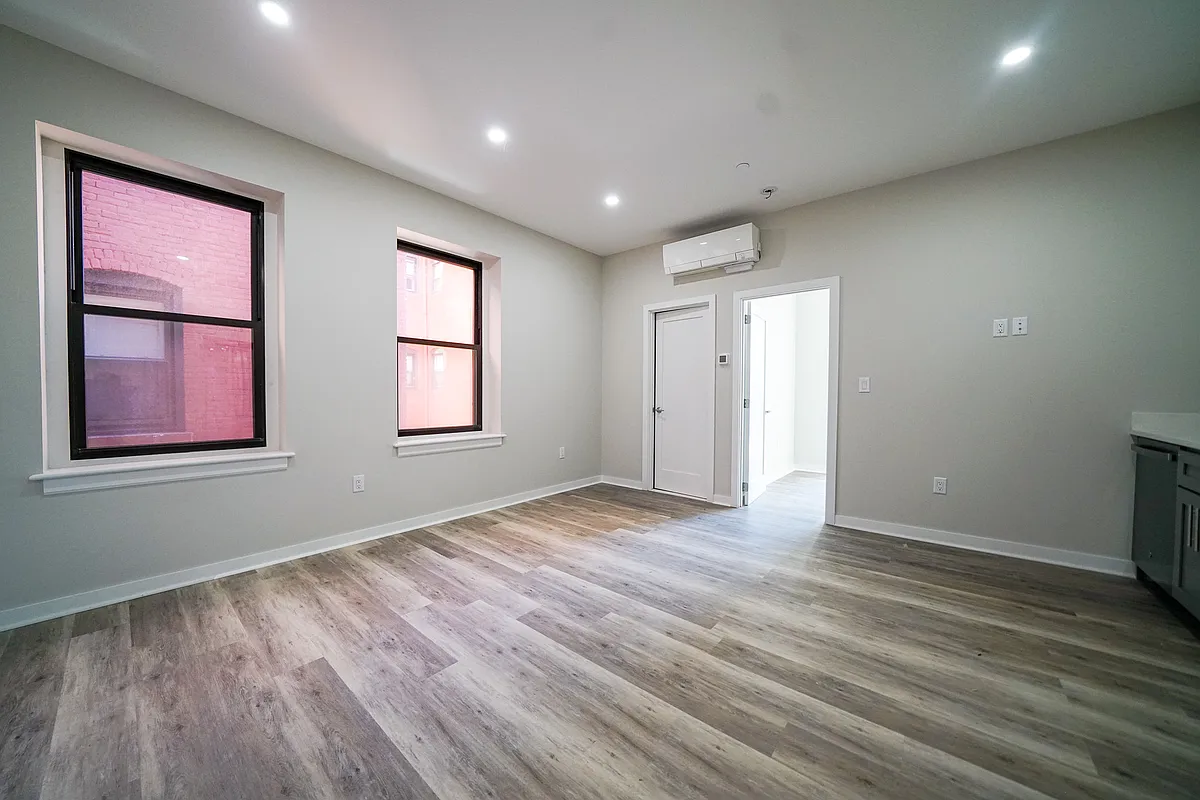 Building Photo - 10 Blackwood St #302
