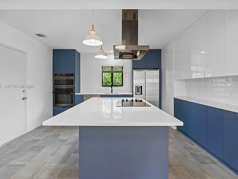 517 Palermo Ave — Photo 11