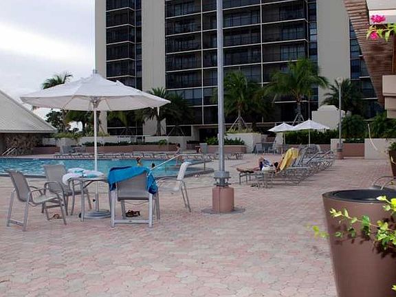 4th image of 20367 W Country Club Drive #Th25