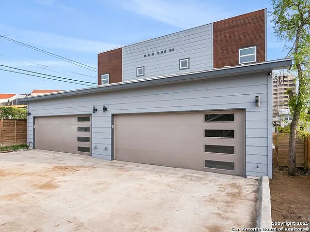 159 Davis Ct #102 — Photo 31