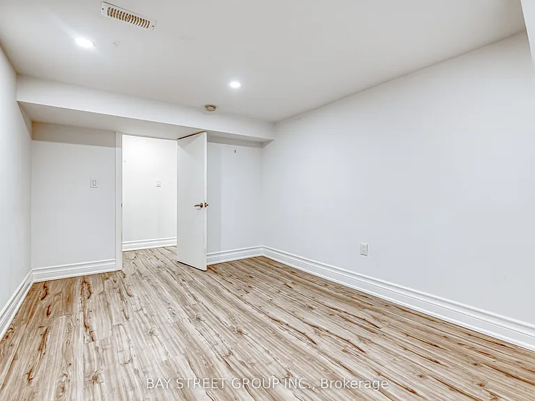 99 Cherrywood Dr #BASEMENT — Photo 16