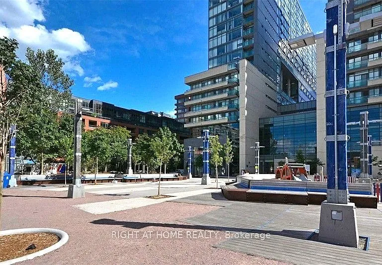36 Lisgar St #812W — Photo 12