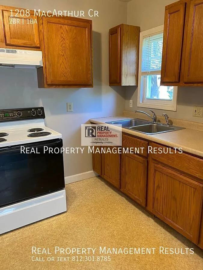 *Rent Special* First Month's Rent Free - Well Laid Out East Side Duplex with Practical Amenities — Photo 4