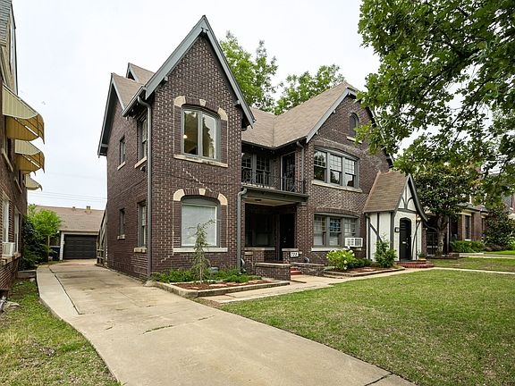 3rd image of 720 NE 17th St #1
