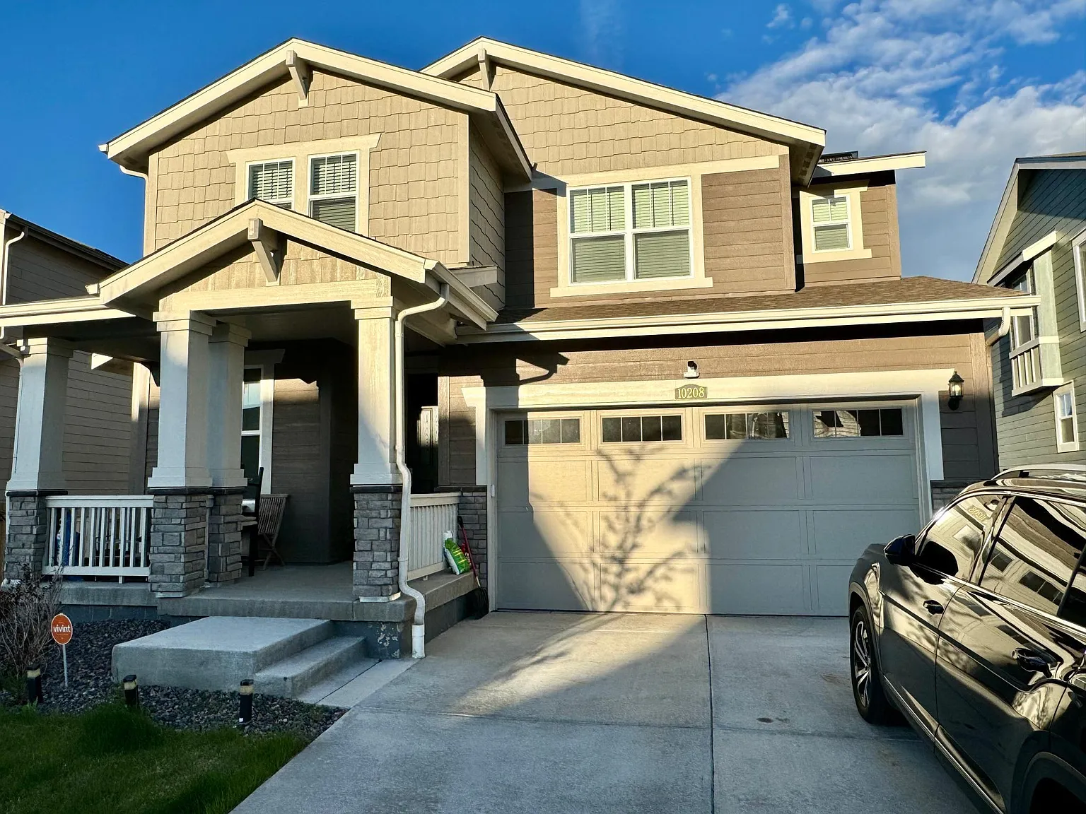 4 bed, 2.5 bath, 2378 sqft, $3,300 — Photo 1