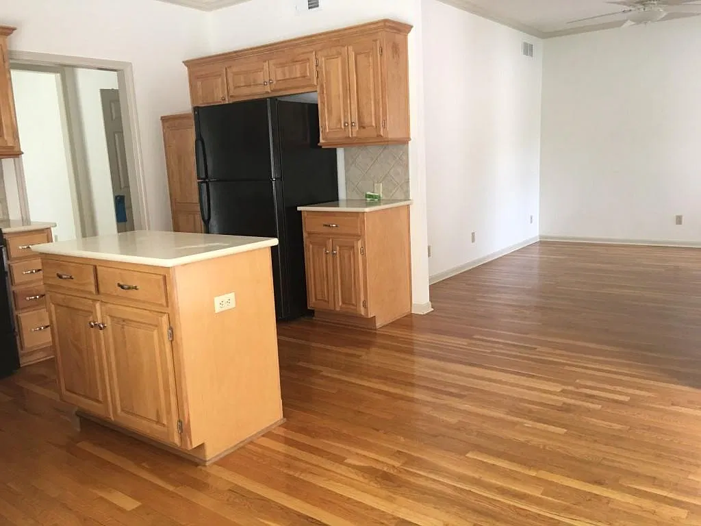 3 bed, 2.5 bath, 2222 sqft, $2,195 — Photo 4