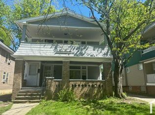 929 Helmsdale Rd, Cleveland Heights, OH 44112