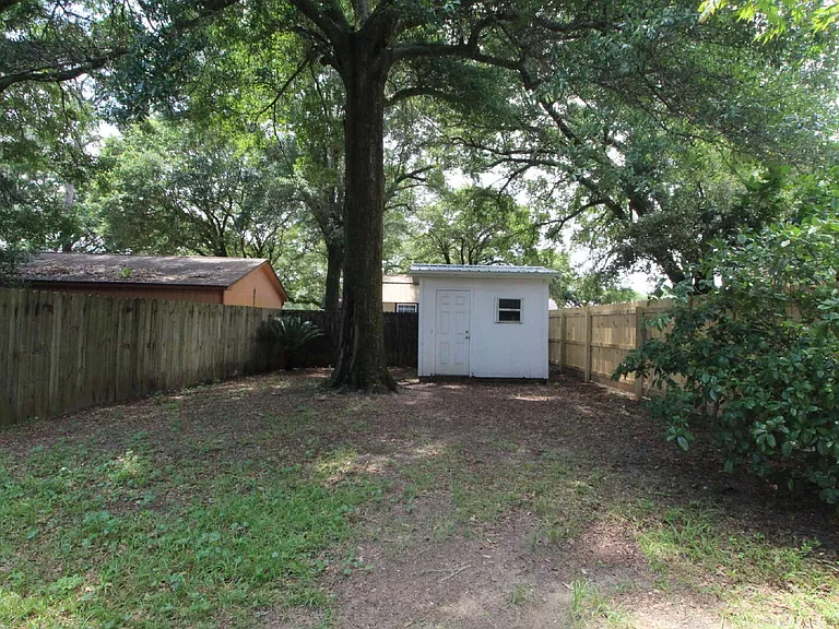 6201 Forest Pines Dr #D — Photo 16