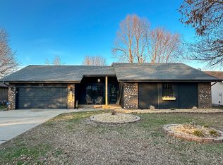 3227 W Roxbury St, Springfield, MO 65807