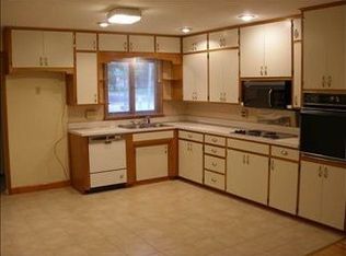 1818 SW 29th Ter, Topeka, KS 66611