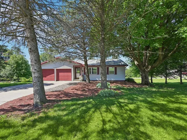 303 Manor Dr, Mount Horeb, WI 53572