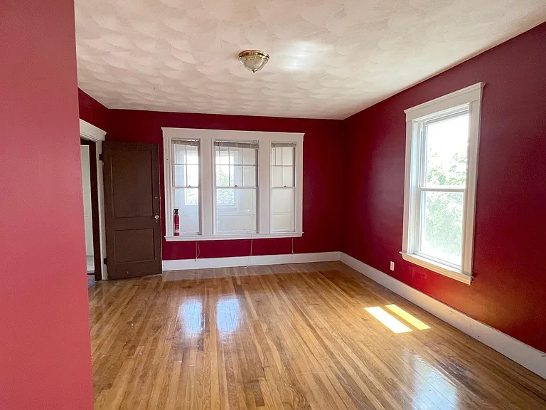 382 McGrath Hwy #2L — Photo 4