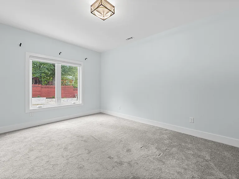 2045 Glenwood Ave SE — Photo 30