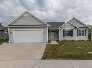 1536 Dovetail Dr, Hartford, WI