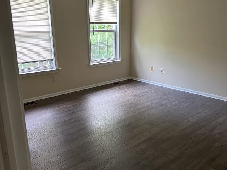 514 Tivoli Ct — Photo 8
