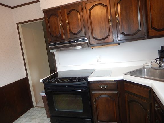 4th image of 2364 Magnolia Ave