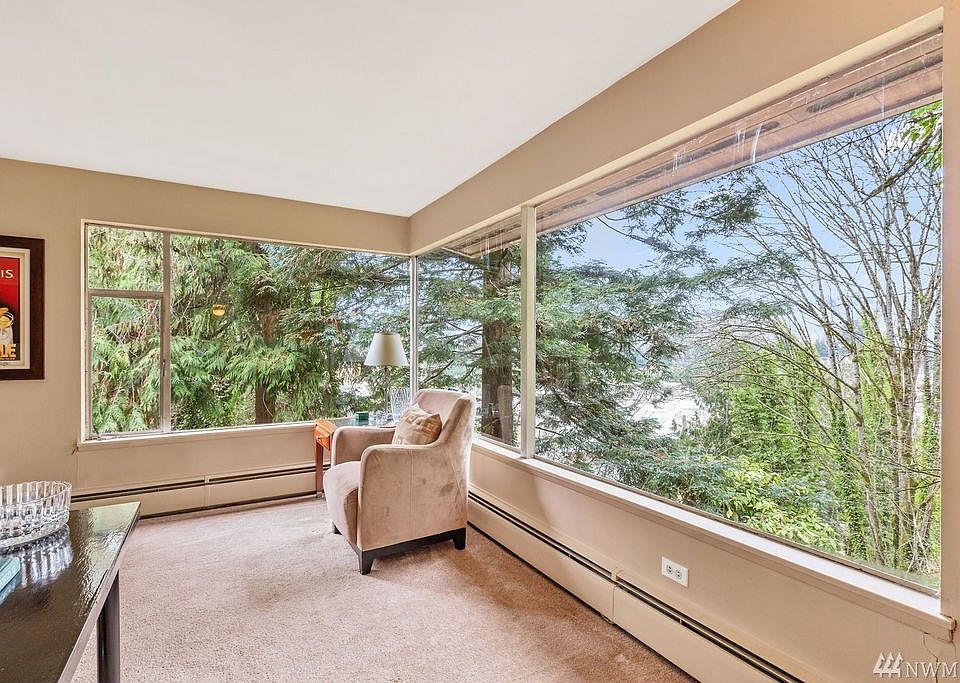 A wall of windows let in light on the cloudiest of day and the tree views are delightful.