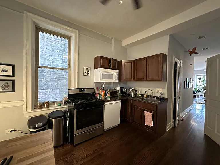1917 W Evergreen Ave #2F — Photo 6