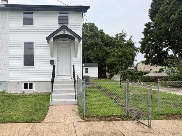 825 W 3rd St, Florence, NJ 08518