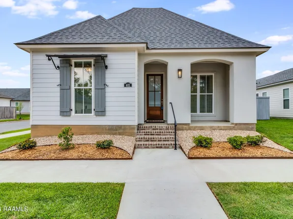 401 Manor House Ln, Lafayette, LA 70507