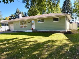 1325 Palmer Pl, Mitchell, SD 57301