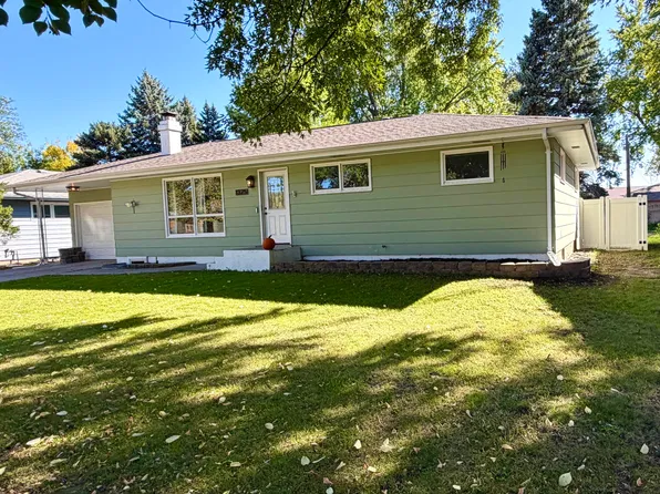 1325 Palmer Pl, Mitchell, SD 57301