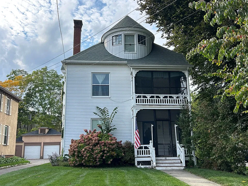 98 Walnut St #3