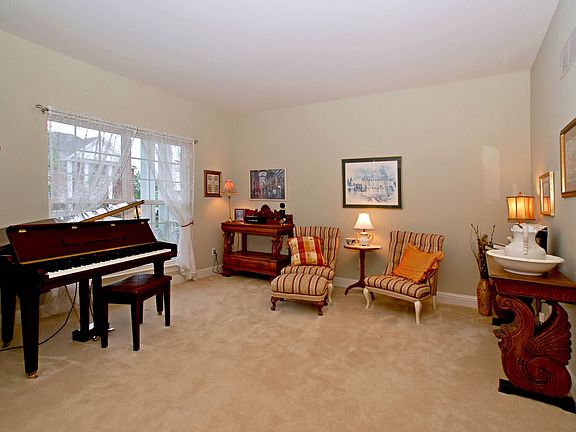 3rd image of 248 Greycliff Bluff Dr