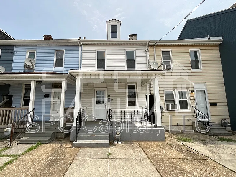 215 Fulton St