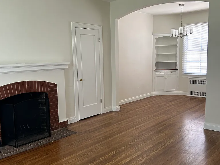 285 Wayne Ave — Photo 5