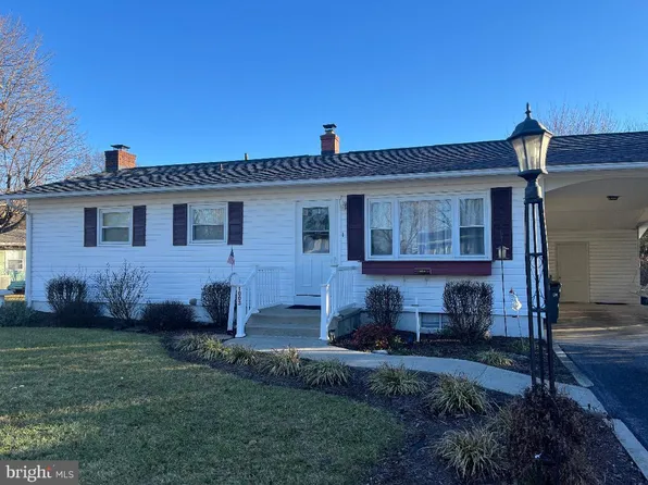 1003 Grant Pl, Martinsburg, WV 25401