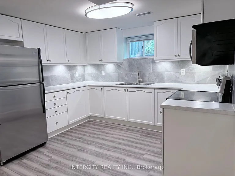 36 Strathburn Blvd — Photo 9