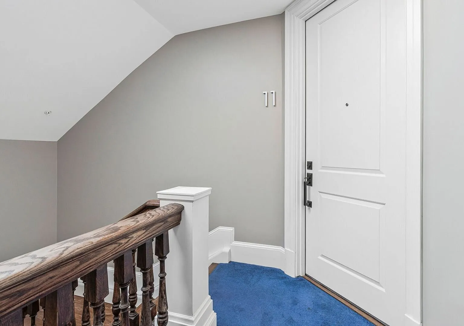 Charming 1BR Top-Floor Condo in Historic Mount Pleasant with Garden & Beautiful Views — Photo 4