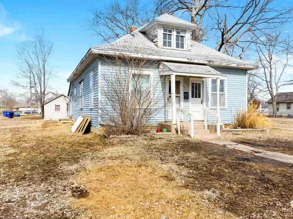 516 W 10th St, Junction City, KS 66441