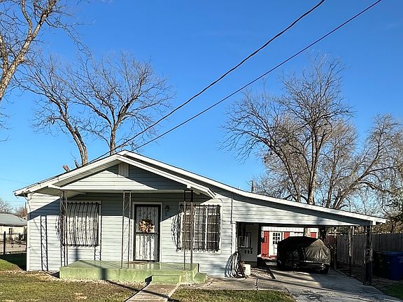 3rd image of 574 N San Ignacio Ave
