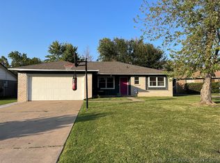 9421 E 49th St, Tulsa, OK 74145