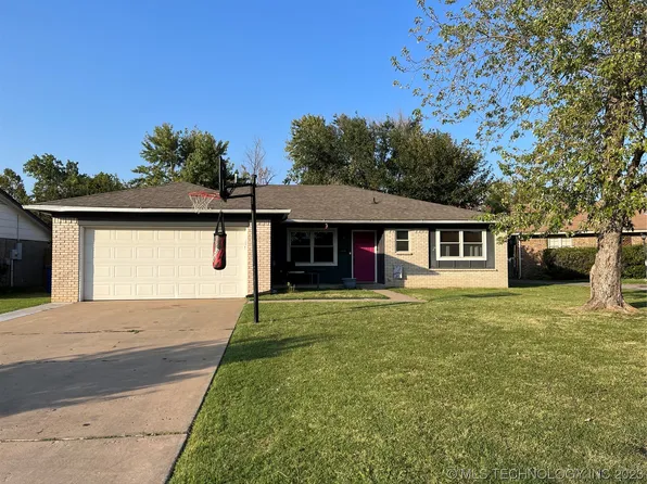 9421 E 49th St, Tulsa, OK 74145