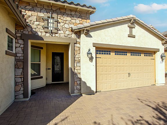 3rd image of 2636 E Hazeltine Way
