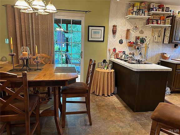 5th image of 2341 Woodridge Ter
