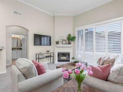 9253 Regents Rd, La Jolla, CA, 92037