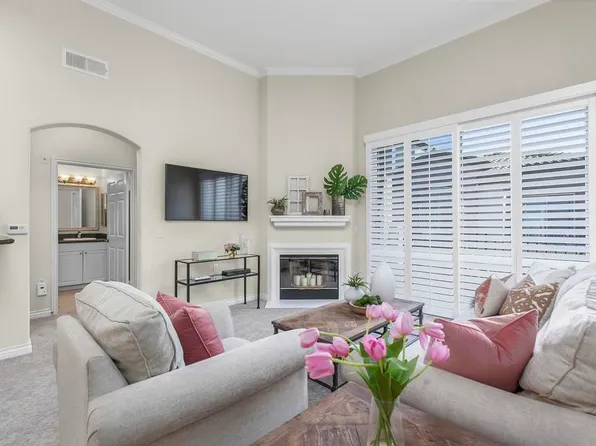 9253 Regents Rd, La Jolla, CA 92037